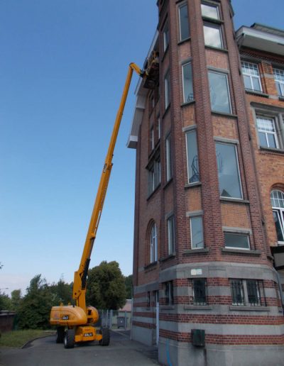 Rénovation de façade avec grue appartement l Roussel Peinture